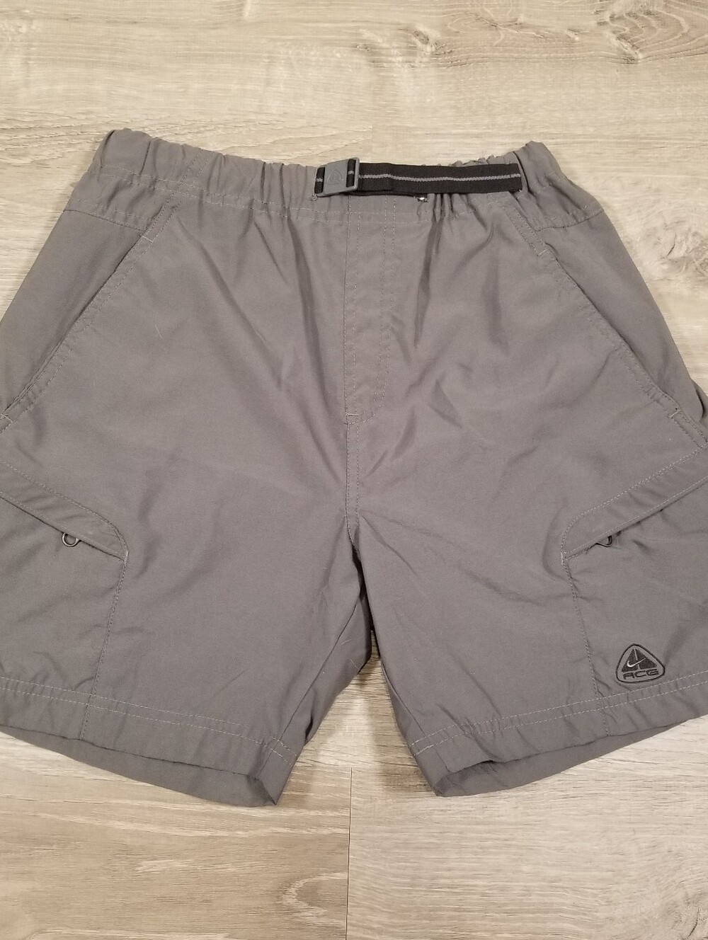 Vintage Nike ACG Womens Cargo Shorts Small Gray Gorp Outdoor Hiking Trail Beach